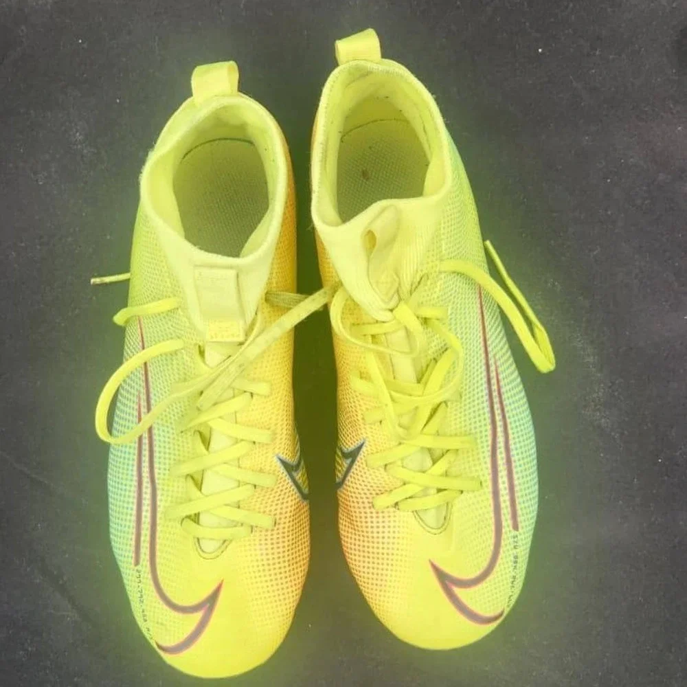 NIKE Mercurial Football Boots Yellow SIZE 5Y